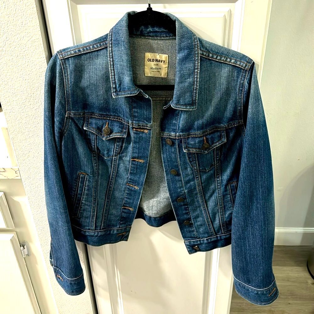 Old Navy Women’s Denim Jacket size Medium Dark/Medium wash Y2K